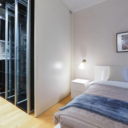 Wonderful Apartments Near The Colosseum