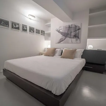Wonderful Apartments Near The Colosseum ゲストハウス 4*