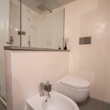Wonderful Apartments Near The Colosseum ローマ