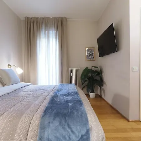 Wonderful Apartments Near The Colosseum 4*