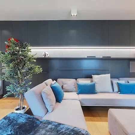 Wonderful Apartments Near The Colosseum ゲストハウス 4*