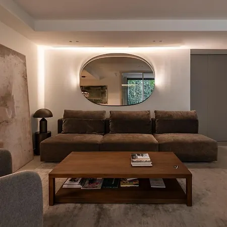 Wonderful Apartments Near The Colosseum