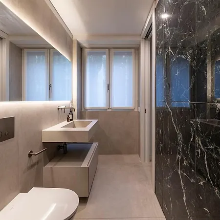 Wonderful Apartments Near The Colosseum ゲストハウス 4*