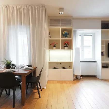 Wonderful Apartments Near The Colosseum 4*