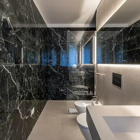 Wonderful Apartments Near The Colosseum 4*