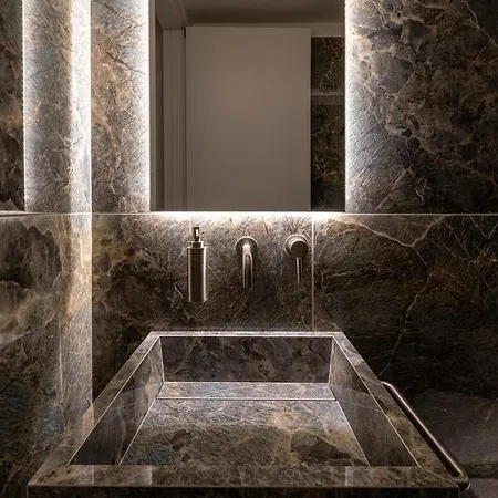 Wonderful Apartments Near The Colosseum 4*